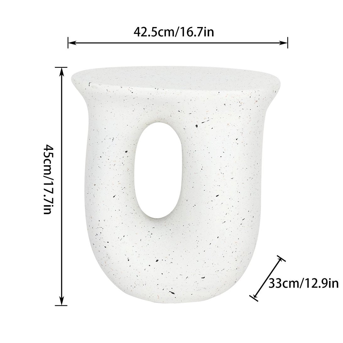 Table basse design TavovaT en terrazzo blanc avec trou décoratif ovale, style minimaliste moderne, dimensions 42.5x45x33cm, idéale pour salon contemporain