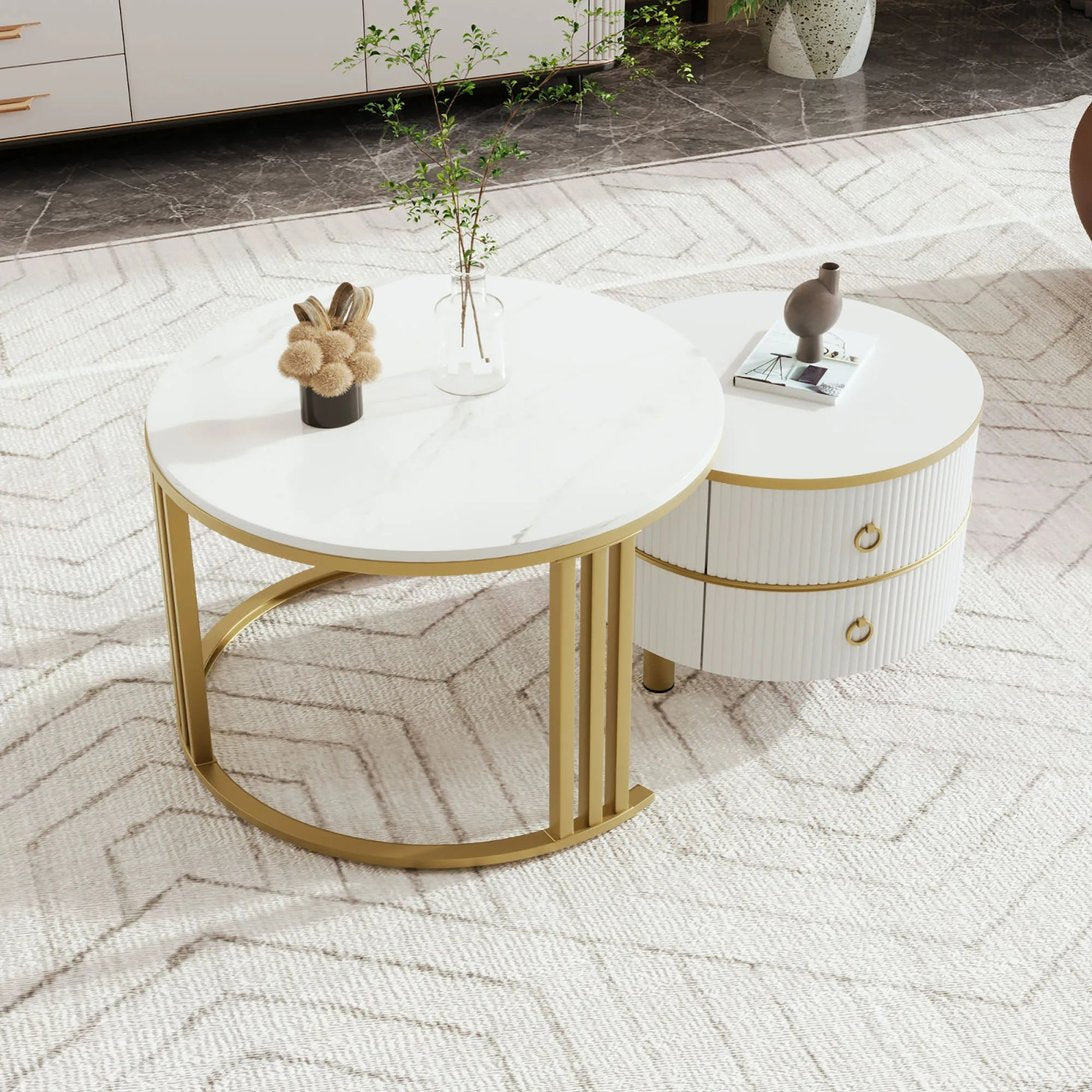 Table basse ronde TavovaT au design luxueux avec plateau en marbre blanc, piètement doré et table d'appoint assortie à tiroirs cannelés blancs