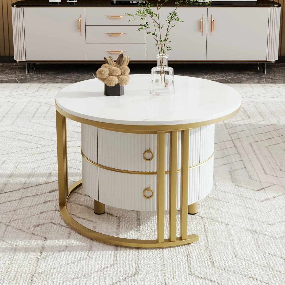 Table de chevet luxueuse TavovaT design Art déco avec plateau en marbre blanc, structure dorée et tiroirs cannelés blancs, accessoires décoratifs élégants